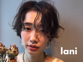 ショート カラー lani ブリーチ /ダブルカラーのヘアスタイル
