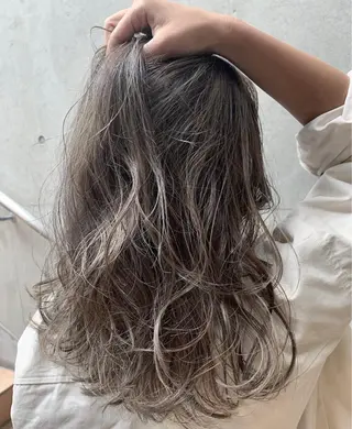 セミロング カラー box mico. mutsumiのヘアスタイル