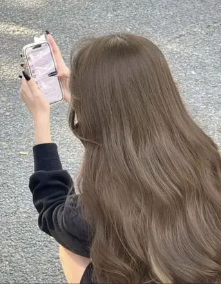 カラー 🪞韓国🤍大人っぽ 艶髪🤍FRUITSのヘアスタイル