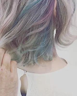 ミディアム カラー 渡邊 唯のヘアスタイル