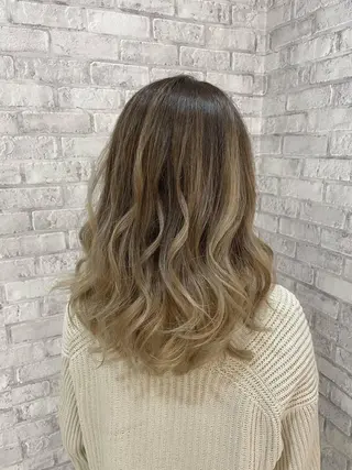 ミディアム カラー ヘアアレンジ EARTH 越谷店のヘアスタイル
