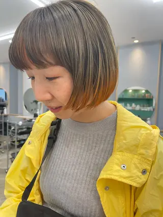 ショート カラー 💓パーマ，💗 レイヤーカットのヘアスタイル