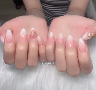ネイル Hin Nailsのネイルデザイン