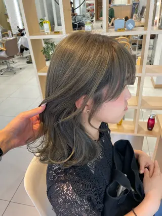 セミロング 🧸SAKI🎀 韓国レイヤーのヘアスタイル