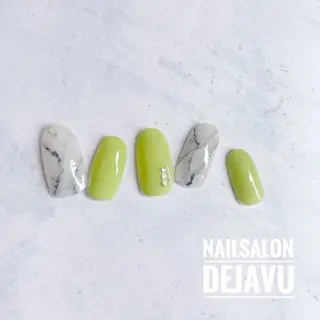 ネイル Nail salon Dejavu 🌿のネイルデザイン