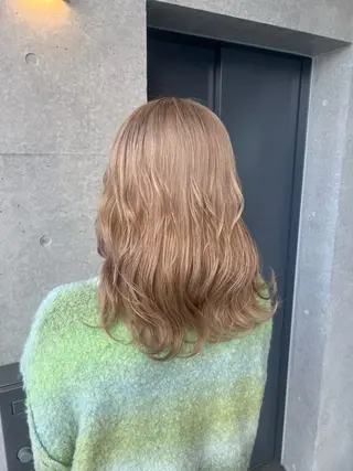 ミディアム カラー 吉野 瑳桜のヘアスタイル