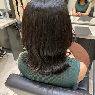 ミディアム equal銀座 黒田💚のヘアスタイル