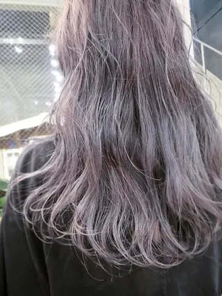 ロング 白髪ぼかし×デザイン 🕊️🫧ホウジョウのヘアスタイル