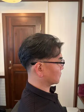 ミディアム Hiroto (フェードカット)のヘアスタイル