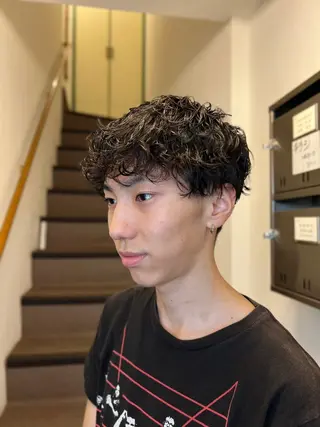 ミディアム パーマ メンズ 神戸／メンズカット ／メンズパーマのヘアスタイル