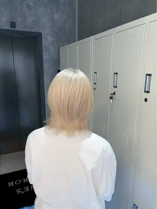 ミディアム カラー 🌈推し活ハイトーン 💫荒川結星のヘアスタイル