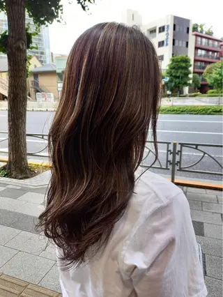 ロング カラー アートディレクター 尾内 友美のヘアスタイル