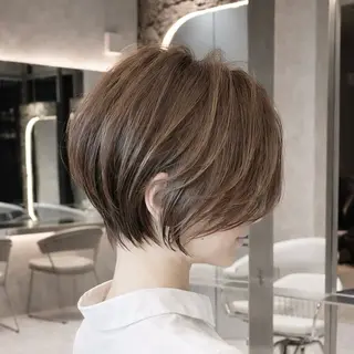ショート カラー 《髪質改善✖️レイヤ ー🩶》ナオヤのヘアスタイル