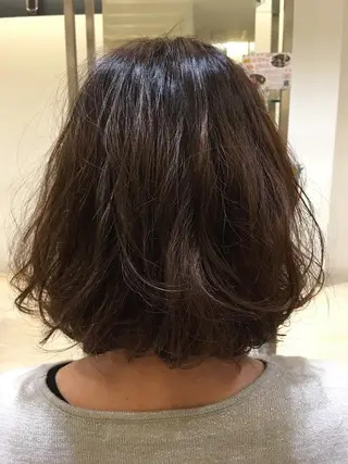 ミディアム パーマ 骨格肌色 似合わせ/YUKAのヘアスタイル