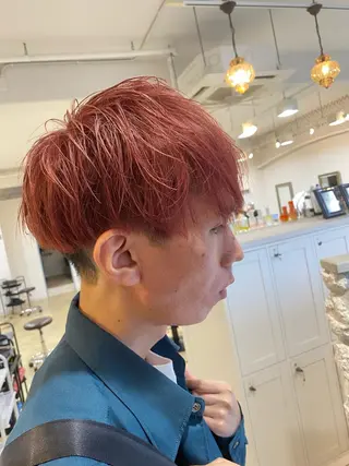 ショート カラー メンズ 饒平名 知也のヘアスタイル