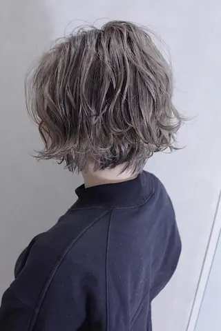 ショート カラー ヘアアレンジ lani ブリーチ /ダブルカラーのヘアスタイル