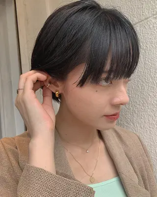 ショート 透明感カラー👑 井上美乃里のヘアスタイル