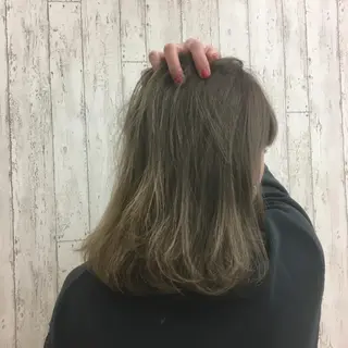 セミロング カラー Kaede .のヘアスタイル