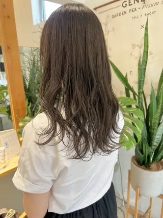 ロング 伊藤 世羅のヘアスタイル