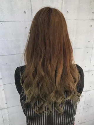 ロング カラー 金沢 広美のヘアスタイル