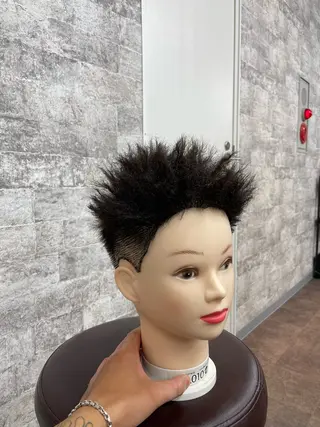 ショート メンズ フェードパーマ 新倉幸之助のヘアスタイル