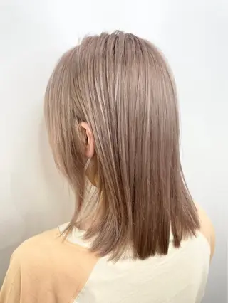ミディアム カラー 🩶ナチュラル ハイトーン/はちすのヘアスタイル