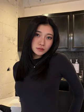 セミロング レディースカット🎀 NANAHAのヘアスタイル