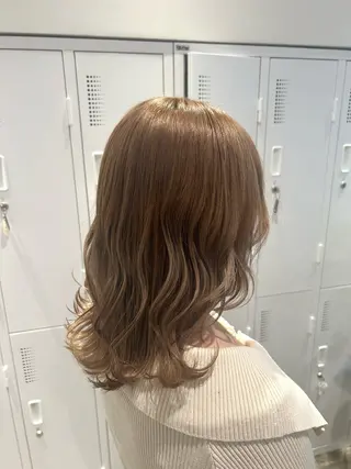 ミディアム カラー 青山 里帆のヘアスタイル