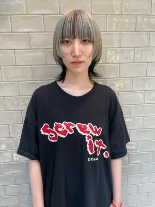 ショート カラー ブリーチ😼 ボブ✍️レイヤーのヘアスタイル