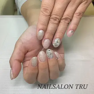 ネイル 𝐼𝑁𝑂𝑈𝐸 𝑀𝐼𝐴のネイルデザイン