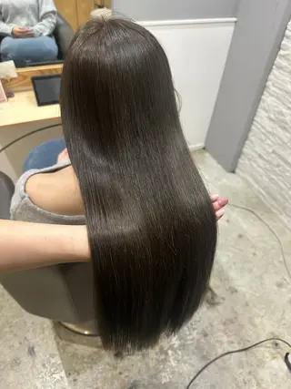 ミディアム miloc MOMOKAのヘアスタイル