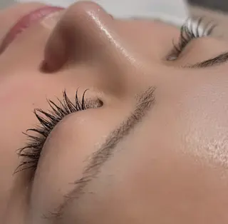 マツエク・マツパ MAQUIA 新宿店 ナガオのマツエク・マツパデザイン