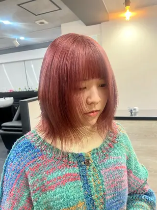 セミロング 艶髪ハイトーン✨ 🩷AMI🩷のヘアスタイル