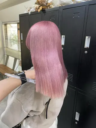 ミディアム カラー パーマ ヘアアレンジ メンズ キッズ ネイル マツエク・マツパ アイブロウ 切りっぱなしヘアボブ ミディアムヘアRYOのヘアスタイル
