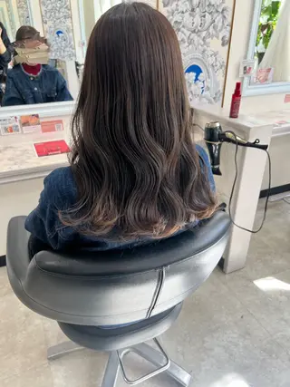 ロング 都築 奈未のヘアスタイル
