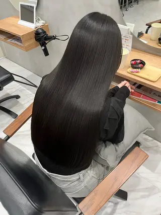 ロング yuzu 艶カラー/夙川のヘアスタイル