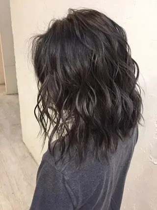 ミディアム カラー 韓国レイヤー外国人風 透明感カラー髪質改善のヘアスタイル