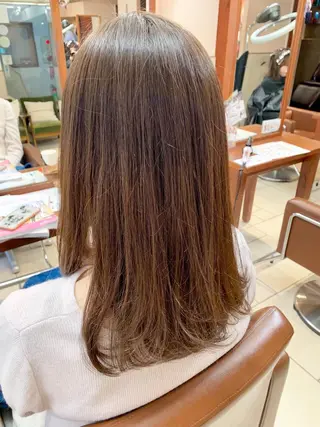セミロング カラー 加藤 綾華のヘアスタイル