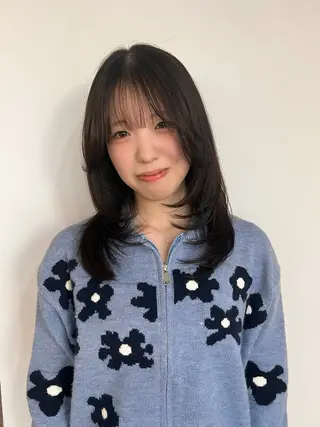 ミディアム 小番 茜海のヘアスタイル