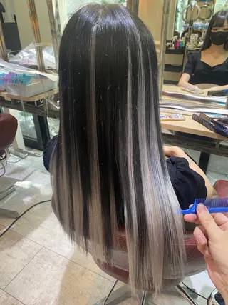 ロング カラー 佐伯 りょうのヘアスタイル