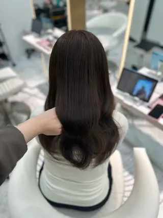 セミロング Lond  Emi 艶髪モテヘアのヘアスタイル