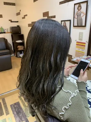 ロング カラー サトウ シューイチのヘアスタイル