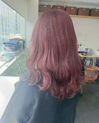 カラー セミロング RU RIのヘアスタイル