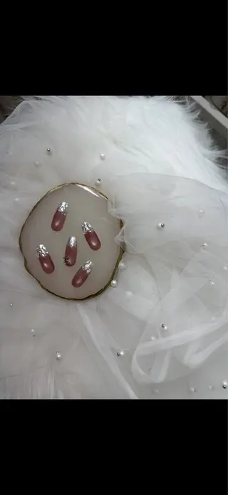 ミディアム arisa 🌱のネイルデザイン