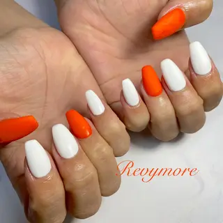 ミディアム ネイル nail salon Revymoreのネイルデザイン