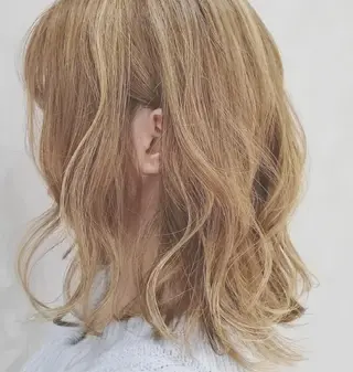 カラー ミディアム hase _のヘアスタイル
