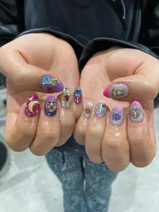 ネイル Shiori･:* 💫のネイルデザイン