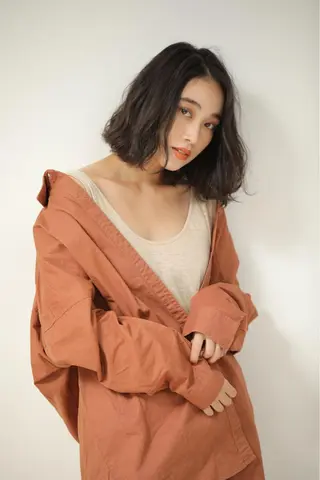 ミディアム パーマ 泉谷 莉可のヘアスタイル