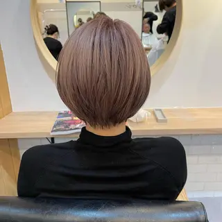 ショート カラー UMEDA FIGAROのヘアスタイル