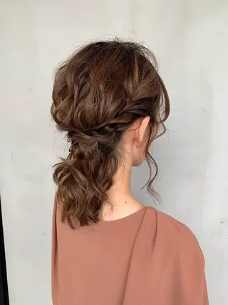 ミディアム ヘアアレンジ yui .のヘアスタイル